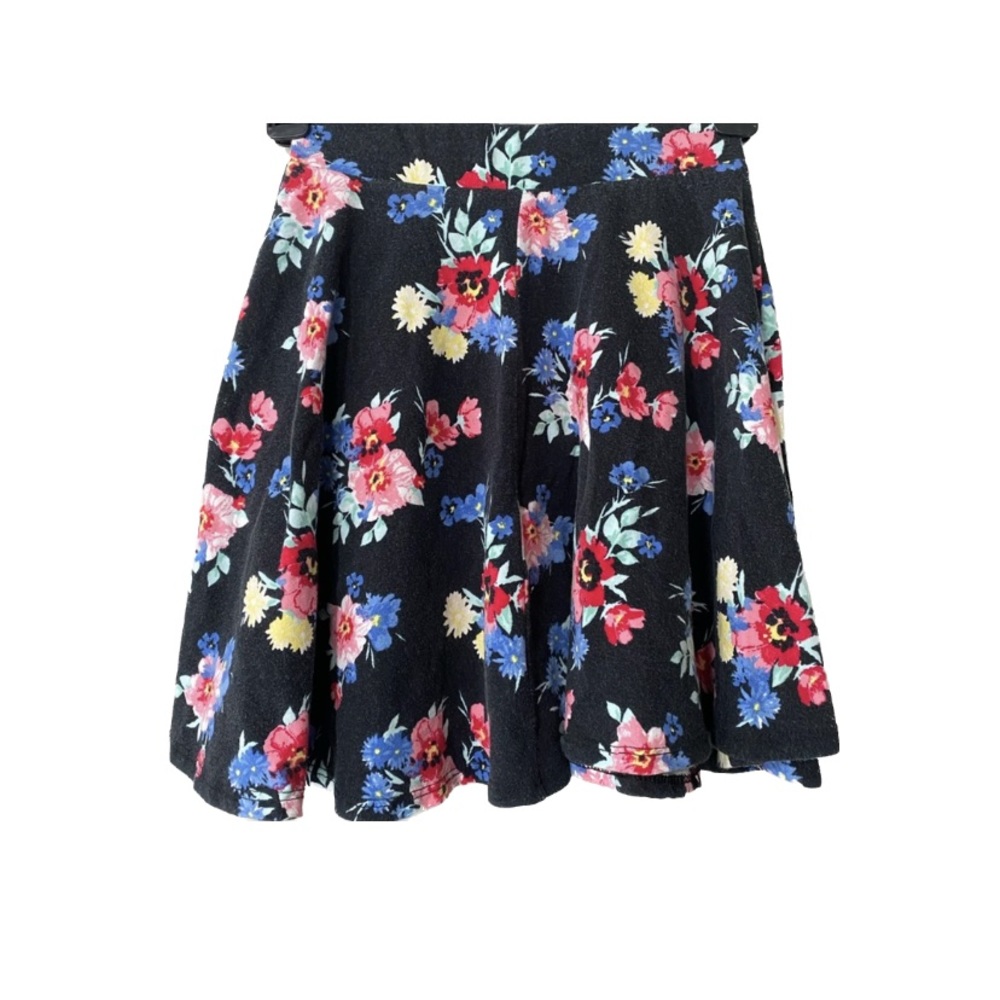 SO ✨ SKATER SKIRT. XS.